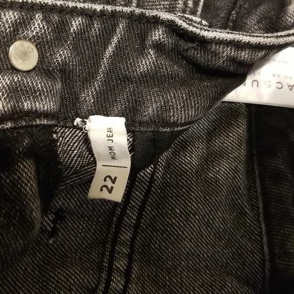 Mom Jean's - Picture 3 of 4